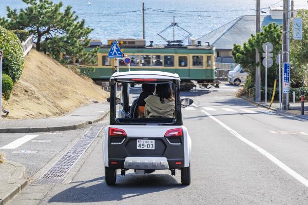 七高通りの踏切の写真